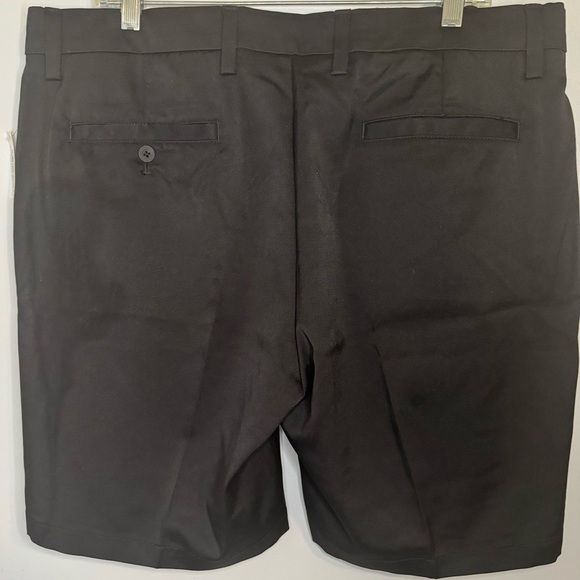 Amazon Essentials Black Golf Stretch Uniform Shorts 38W NWT - Picture 4 of 5